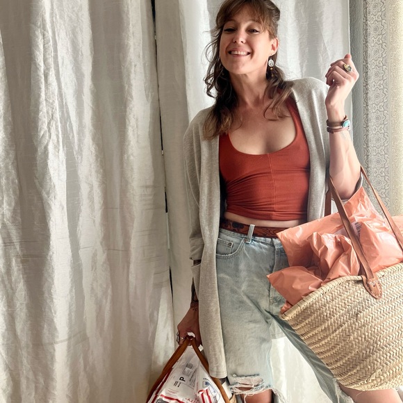 Meet your Posher, Kelli - Picture 2 of 15